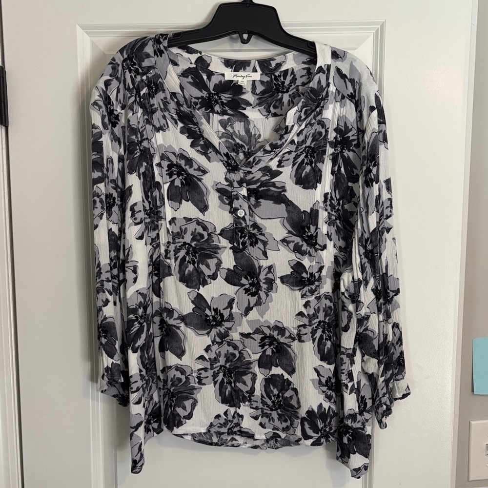 Floral Black and White Women's Top